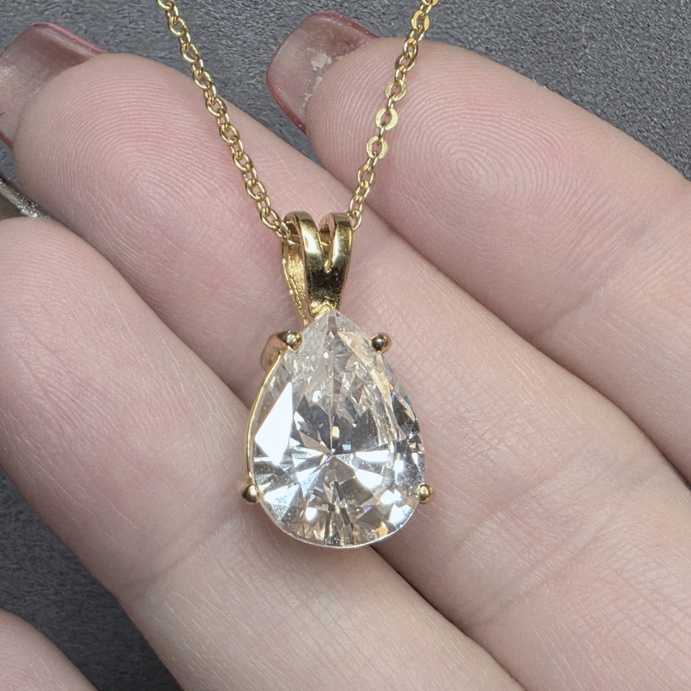 Gold-Tone Pear-Cut Crystal Pendant Necklace on Delicate Chain 339 - Picture 4 of 9